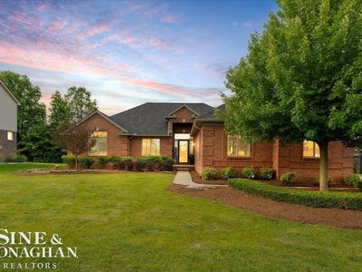 1319 S River Pointe Ln, Saint Clair, MI, 48079