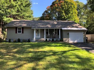 12 Holly Dr, Saratoga Springs, NY 12866