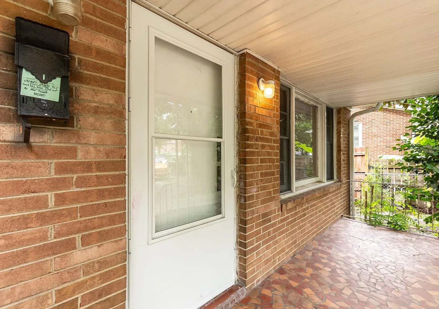 Three Bedroom SFH — Photo 3