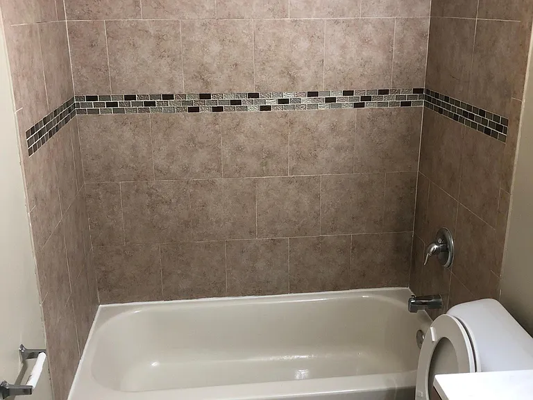 1706 Pleasant St #2 — Photo 11