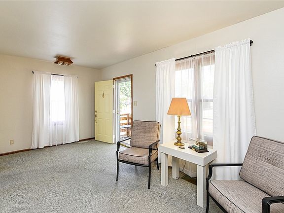 4th image of 2615 57th St
