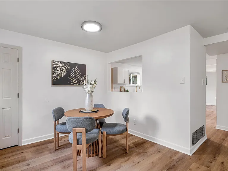3021 Henrietta St — Photo 5