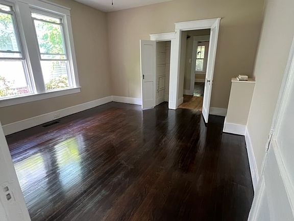 4th image of 1215 Gregg Ave