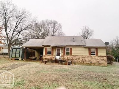 665 W 3rd St, Newark, AR, 72562
