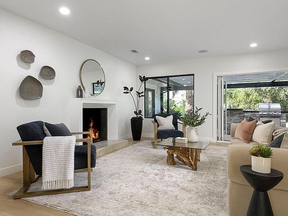 5th image of 1011 Camino Del Retiro