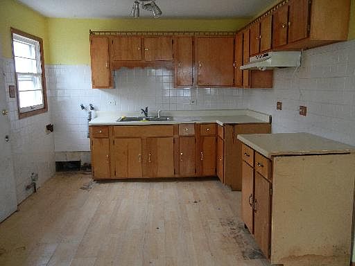 2nd image of 14933 S Richmond Ave