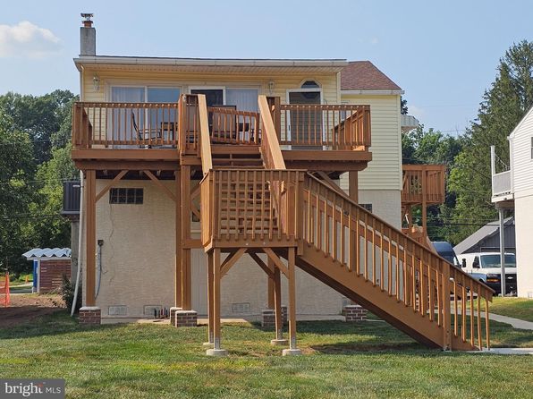 67 1/2 W Indian Ln