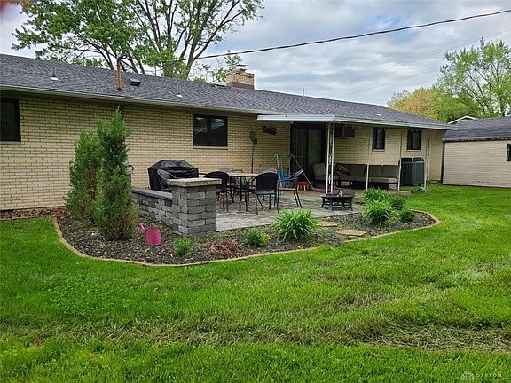 3rd image of 1240 Cedarcliff Dr