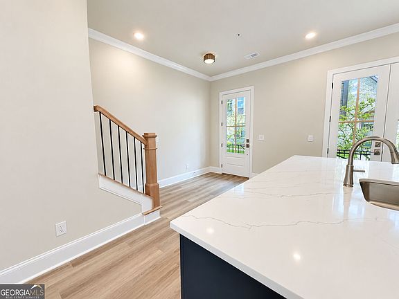 5th image of 3185 Paley Dr