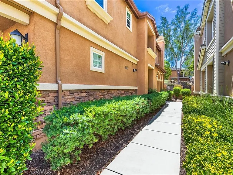 42942 Avenida Amistad — Photo 2