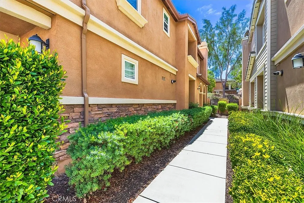 Building Photo - 42942 Avenida Amistad