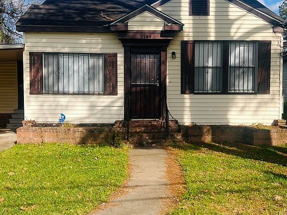 5th image of 9744 Avenue E