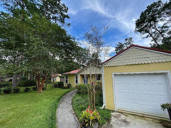 3rd image of 2621 NW 46th Pl