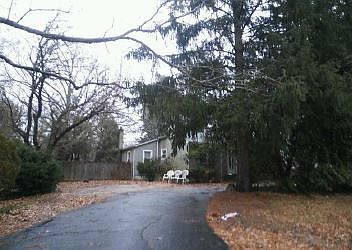 3rd image of 137 Radio Ave