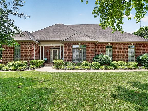 2nd image of 2707 Dora Elizabeth Ct