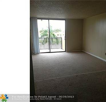 2nd image of 2075 NE 164th St APT 303
