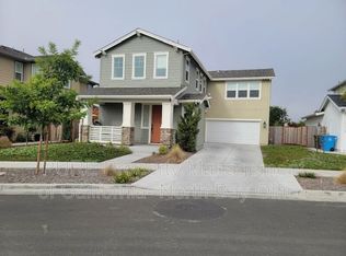 1581 Country Manor Dr, Santa Rosa, CA 95403