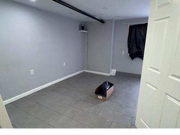 729 Noble Ave #W