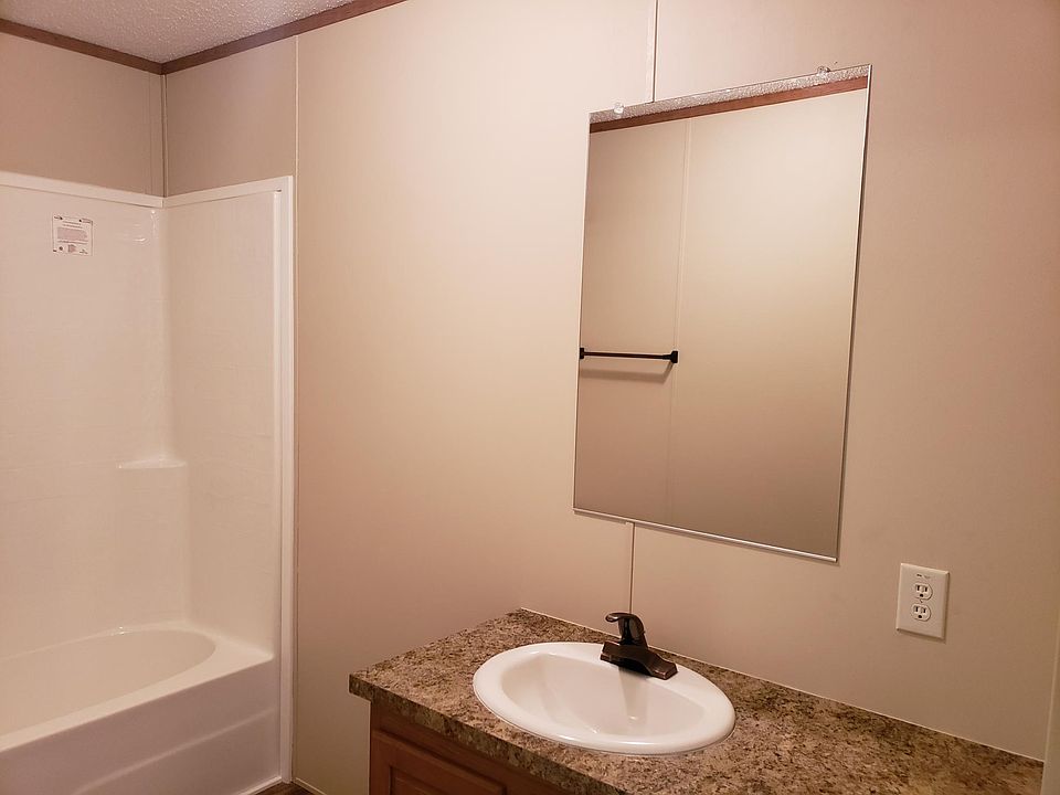 2nd image of 292 Nutmeg Ln