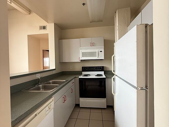 3rd image of 1414 W Marshall St Unit 44