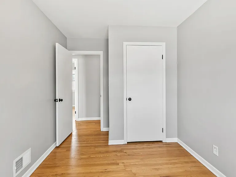 7215 S 41st Ave — Photo 20