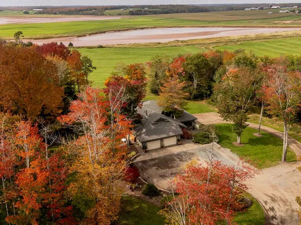 17 Garden Gate Ln, Stewiacke, NS B0N 2J0