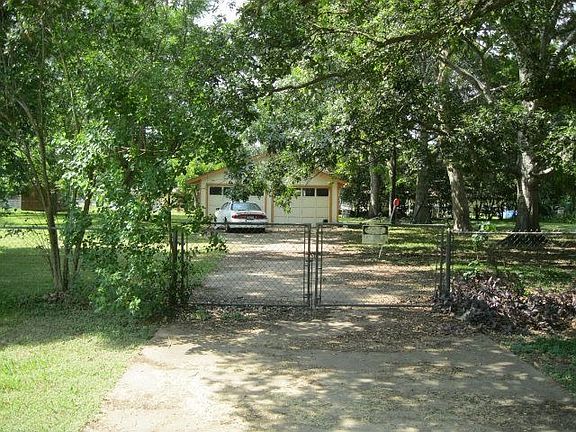 2nd image of 820 County Road 903a