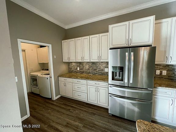 3rd image of 250 Saint Lucie Ln APT 8