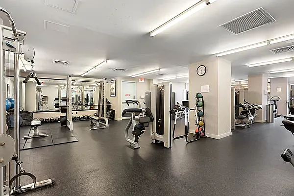 Rented by SERHANT. | media 50