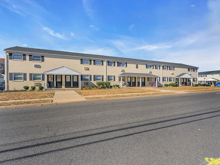 Laurelton Village Apartments — Photo 26