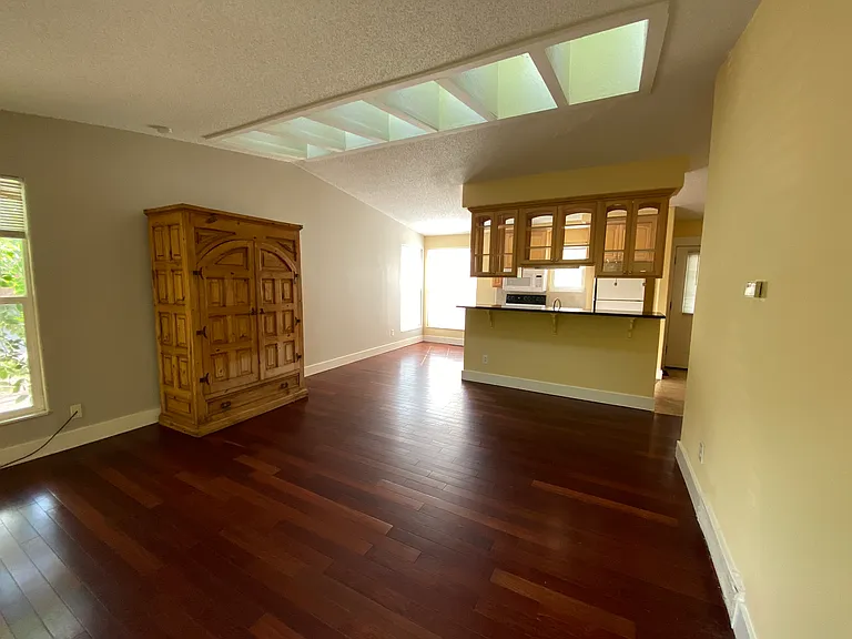 624 Marine St #4 — Photo 3