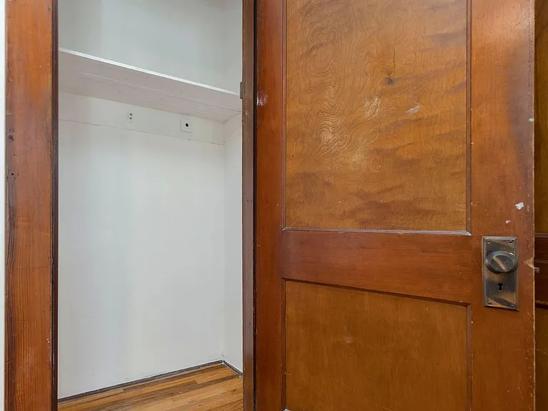 145 N Keats Ave — Photo 15