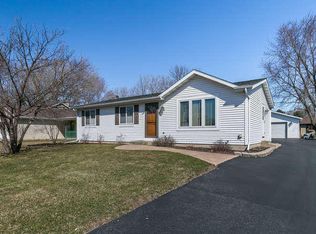 910 91st Pl, Pleasant Prairie, WI 53158