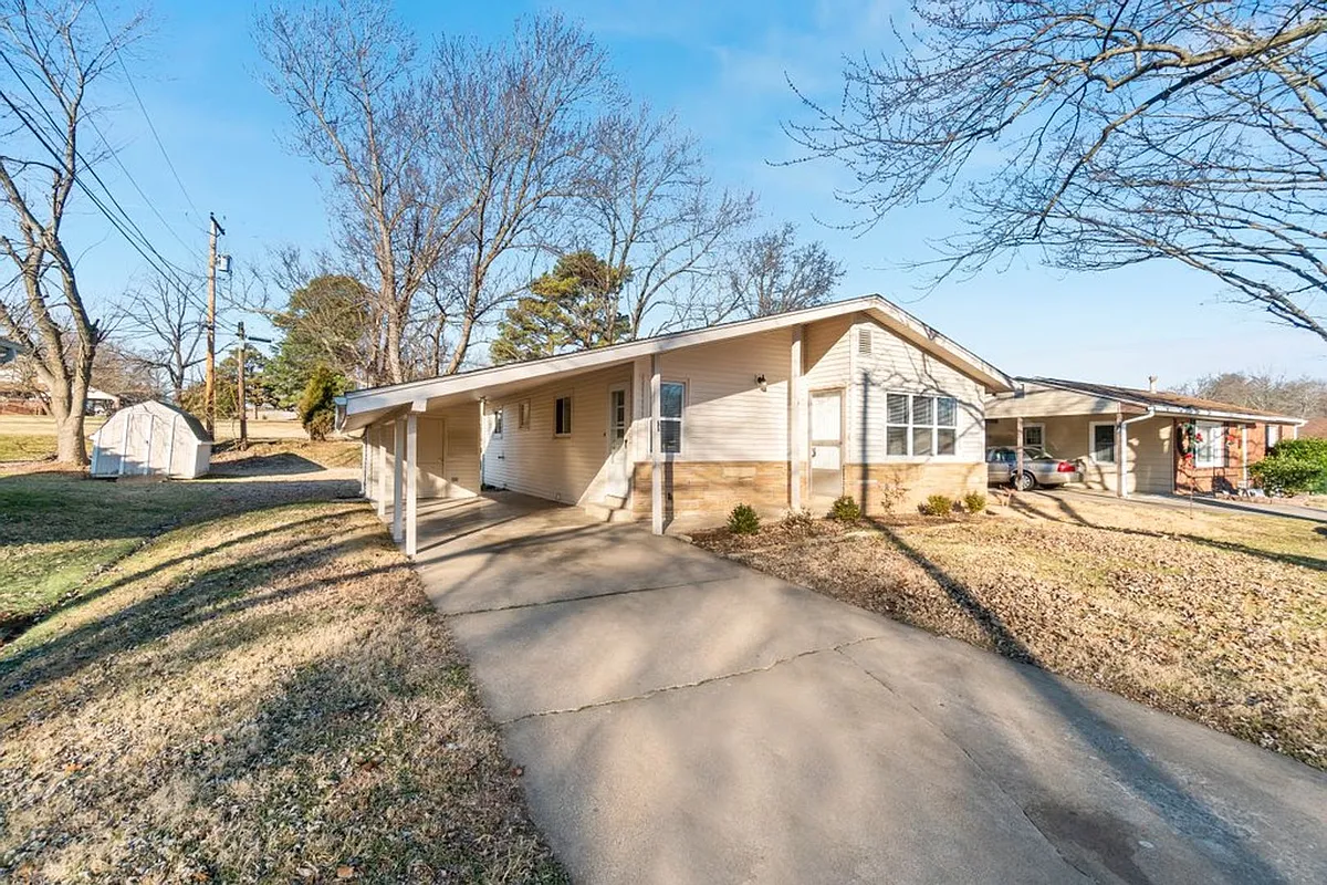Building Photo - 1137 Landgraf Dr