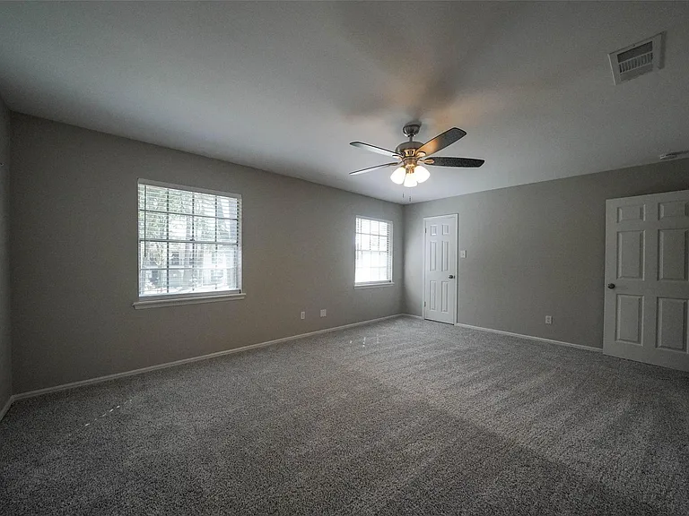 7818 Beaufort Dr — Photo 18