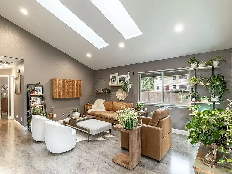 2831 N White Pines Dr — Photo 6