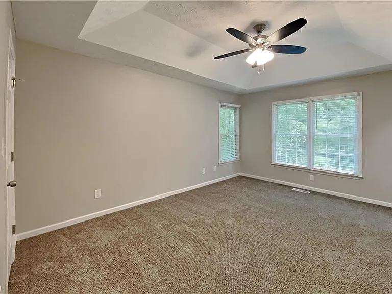 170 Sterling Dr — Photo 23