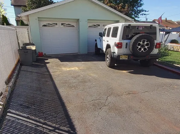 285 Born Street image 33 of 41