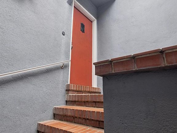 4th image of 1800 Lawton St