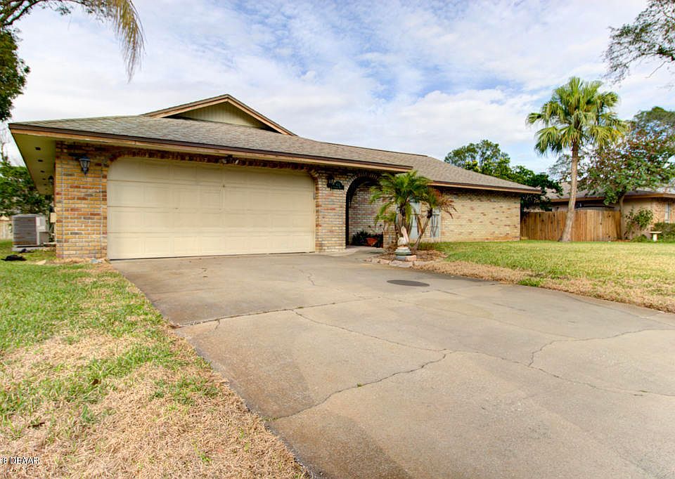 1st image of 405 Needles Dr