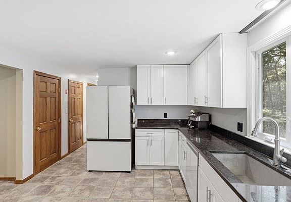 3rd image of 43 Lackey St