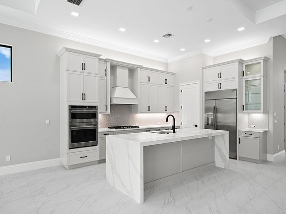 Kitchen 107 SE Via Verona Stella