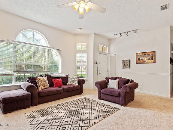 4th image of 1575 Jacqueline Ln