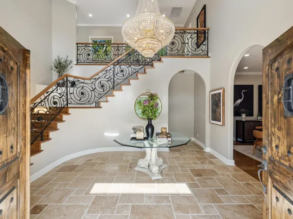 5 Heatherstone Lane, San Rafael, CA 94903