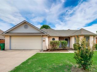 402 Roan Ln, Red Oak, TX 75154