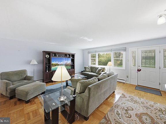 4th image of 28 Green Ridge Rd