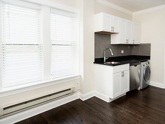 3rd image of 3819-3821 N Greenview Ave #2WA