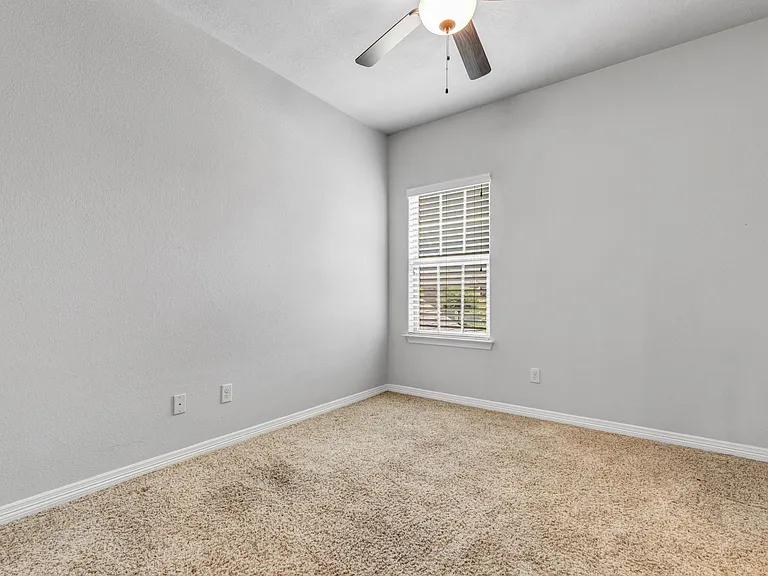 1430 Crescent Ridge Dr — Photo 23