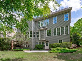 103 Woodland Ridge Ct, Cary, NC 27519