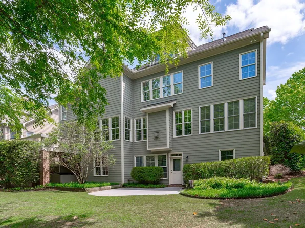 103 Woodland Ridge Ct, Cary, NC 27519